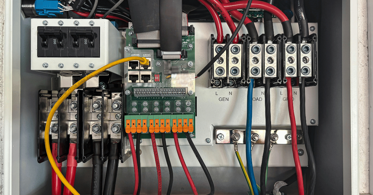 fuse box vs circuit breaker